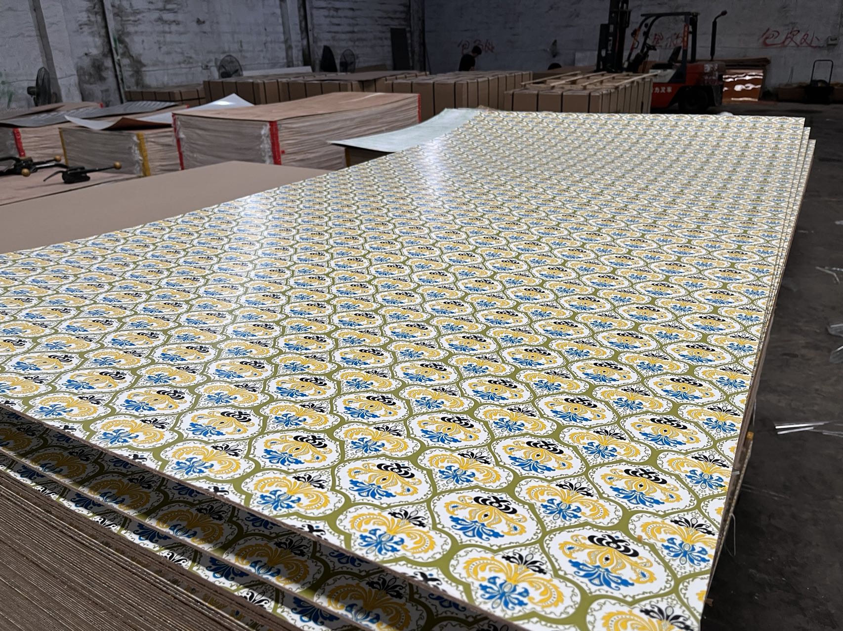 Polyster Plywood